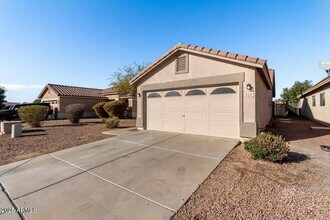 574 W Kingman Dr in Casa Grande, AZ - Building Photo - Building Photo