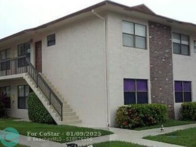 10050 Winding Lake Rd in Sunrise, FL - Building Photo