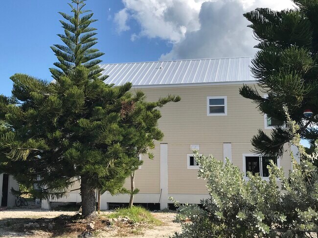 129 Cunningham Ln, Unit 1st Floor in Big Pine Key, FL - Building Photo - Building Photo