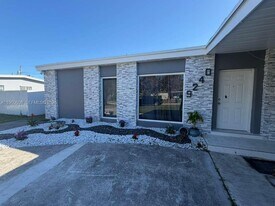 9240 Nautilus Dr in Cutler Bay, FL - Building Photo