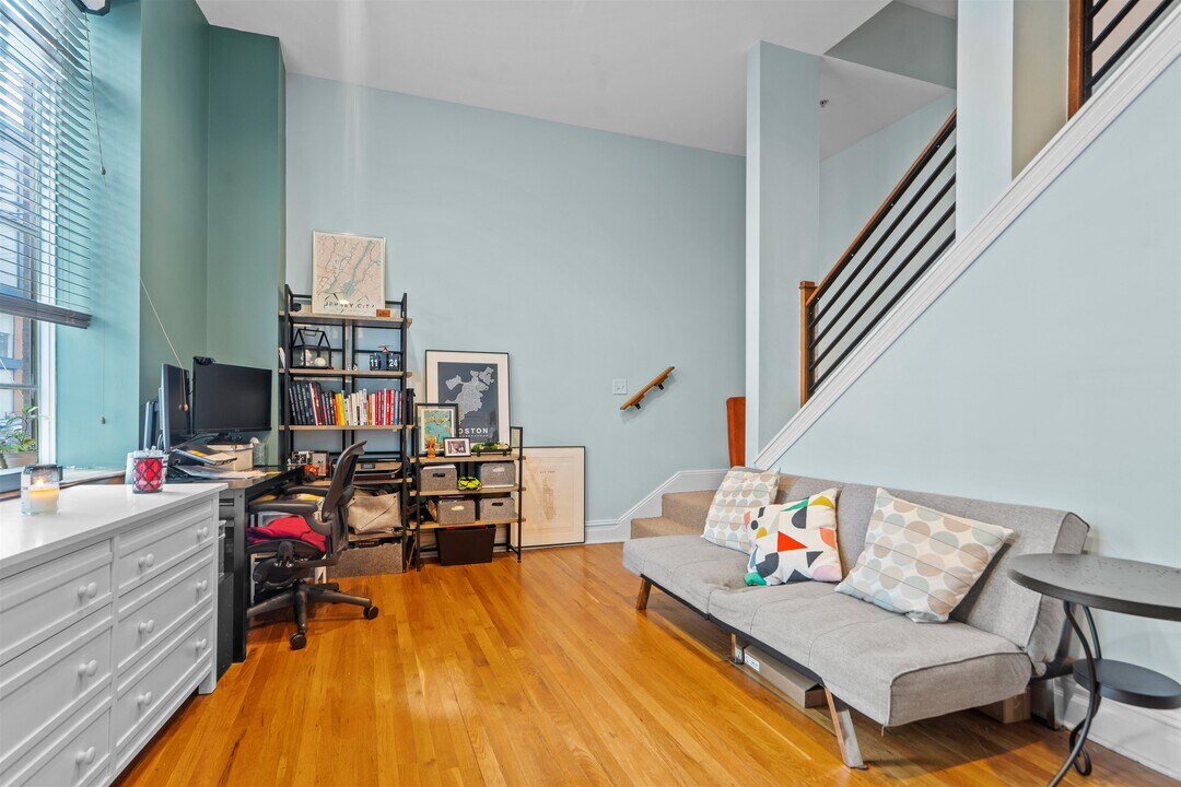 9 Coles St in Jersey City, NJ - Building Photo