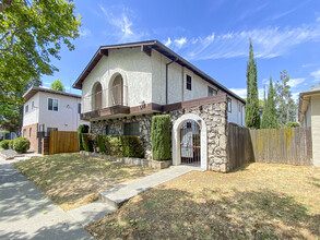 1819 W St in Sacramento, CA - Building Photo - Primary Photo