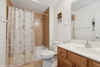 1479 Milwaukee Ave in Libertyville, IL - Building Photo - Building Photo