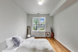 1914 W Chase Ave in Chicago, IL - Building Photo - Building Photo