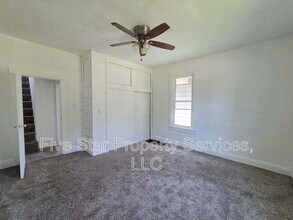 930 N 11th St in Springfield, IL - Building Photo - Building Photo
