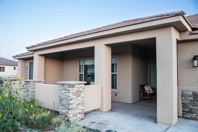 1144 E Big Pinion Ln in Hurricane, UT - Building Photo - Building Photo