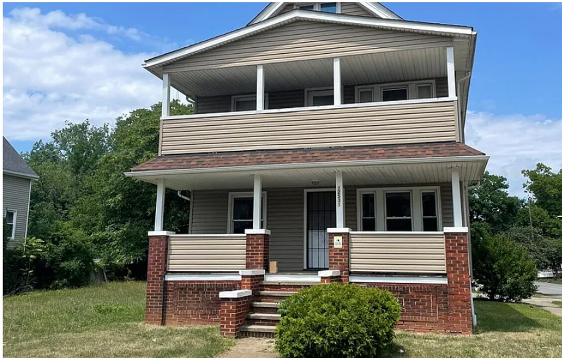 12531 Forest Ave in Cleveland, OH - Building Photo