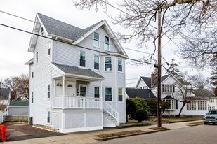 36 W Highland Ave, Unit 1 in Melrose, MA - Building Photo