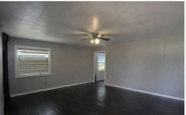 property at 1003 S Main St