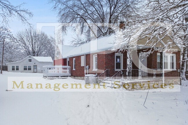 property at 315 S Crane St