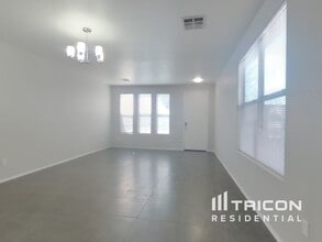 4500 W Federal Way in San Tan Valley, AZ - Building Photo - Building Photo