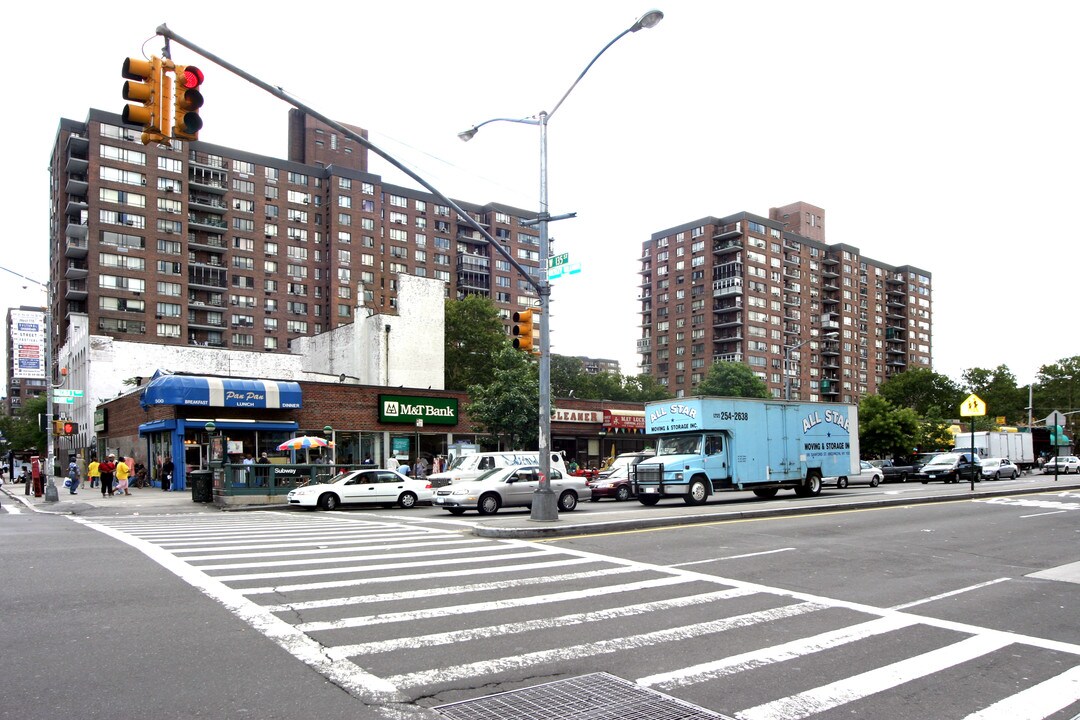 480-490 LENOX Ave in New York, NY - Building Photo