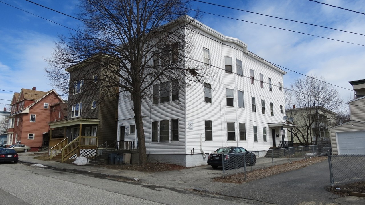 Apartment Buildings & Small Office in Lewiston, ME - Building Photo