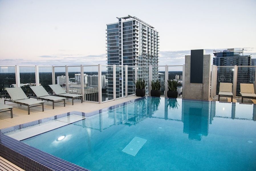 Skyhouse Apartments in Orlando, FL - Foto de edificio