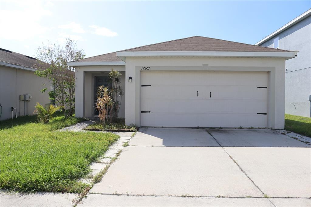 12107 Barnsley Reserve Pl in Gibsonton, FL - Foto de edificio