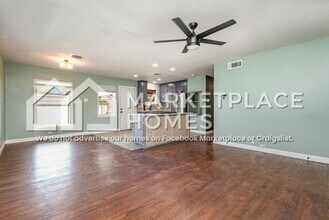 9308 Lindaro Ln in Dallas, TX - Building Photo - Building Photo