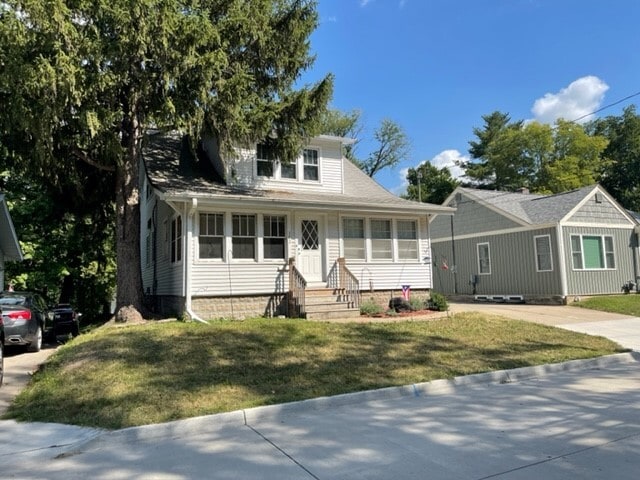 302 Melrose Ct, Unit 1 in Iowa City, IA - Foto de edificio