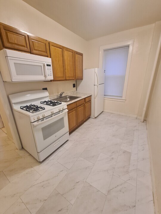 46 Kelly Pky, Unit 205 in Bayonne, NJ - Building Photo