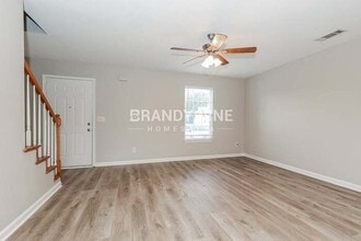 701 Holland Ridge Dr in La Vergne, TN - Building Photo - Building Photo