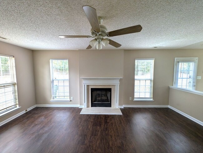 144 W Walnut Ave in Mount Holly, NC - Building Photo - Building Photo