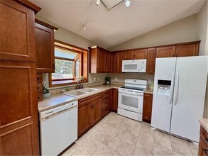 1327 Windcrest Ave in Eagan, MN - Building Photo - Building Photo