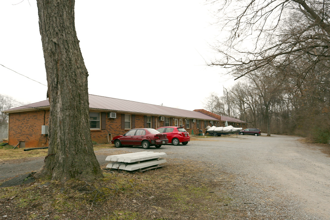 1221 Madison St in Clarksville, TN - Building Photo