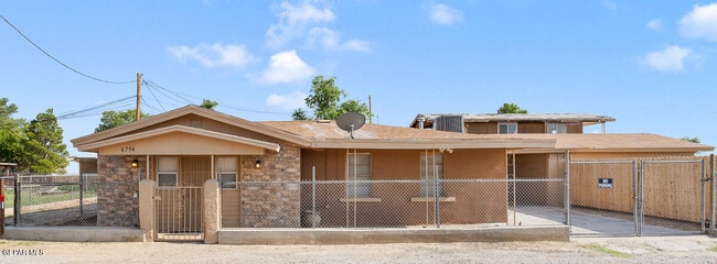 6794 2nd St in Canutillo, TX - Building Photo - Building Photo