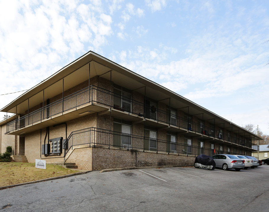 Cavell Court Apartments in Auburn, AL - Foto de edificio