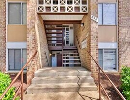 558 Wilson Bridge Dr, Unit Wilson Bridge B1 in Oxon Hill, MD - Building Photo