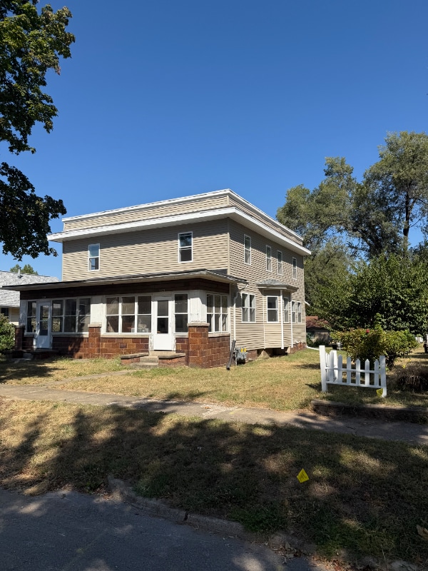 property at 1119 Caroline St