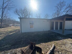 22474-224D2 Restful Ln in Waynesville, MO - Building Photo