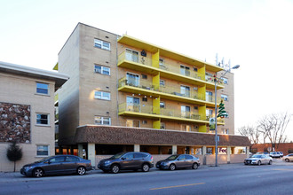 East Brook Terrace in Elmwood Park, IL - Building Photo - Building Photo