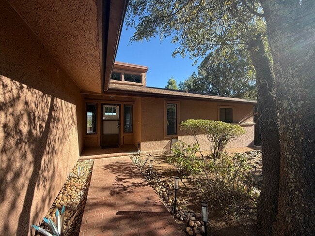240 Crestwood E in Prescott, AZ - Building Photo - Building Photo