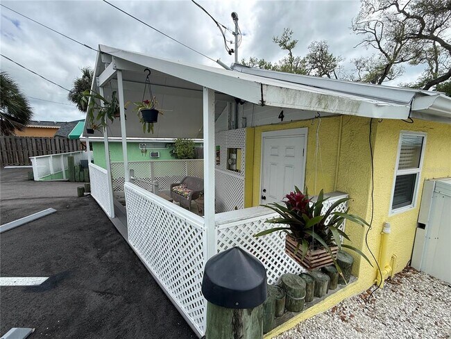 870 S McCall Rd in Englewood, FL - Building Photo - Building Photo