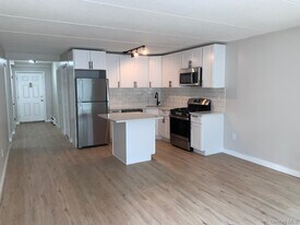 85 N Middletown Rd in Nanuet, NY - Building Photo