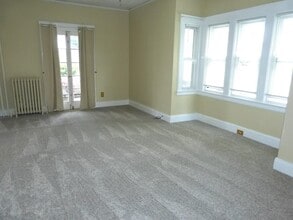 27 S Middletown Rd in Pearl River, NY - Building Photo - Building Photo