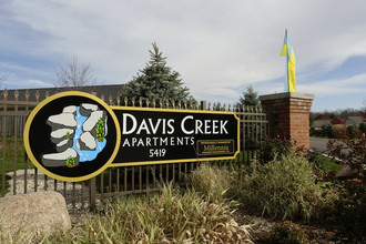 Davis Creek Apartments in Portage, MI - Foto de edificio - Building Photo