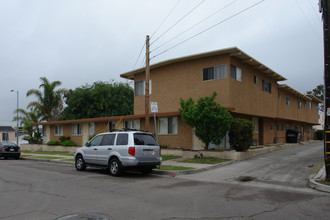 3980-3994 Ingraham St in San Diego, CA - Building Photo - Building Photo