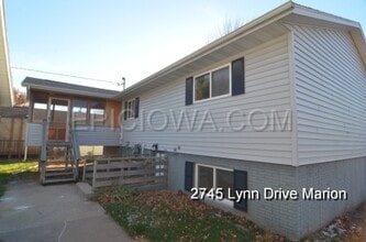 2745 Lynn Dr in Marion, IA - Foto de edificio - Building Photo