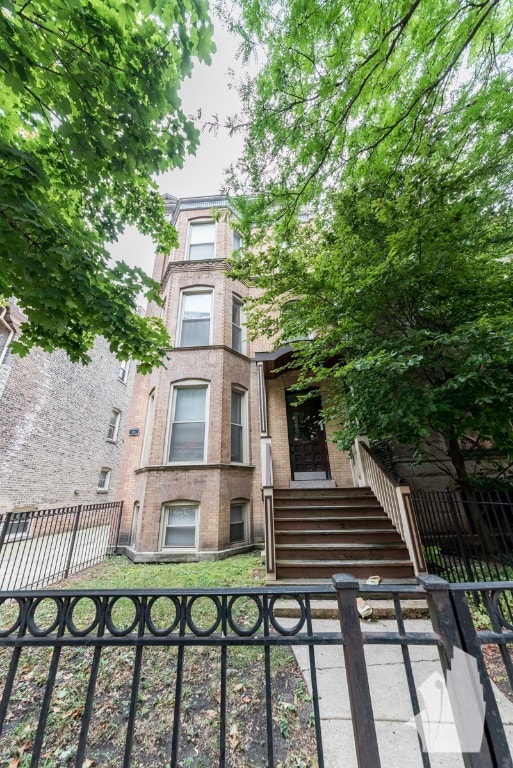 851 W Wellington Ave, Unit 1 in Chicago, IL - Building Photo - Building Photo