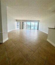 2451 Brickell Ave in Miami, FL - Building Photo - Building Photo