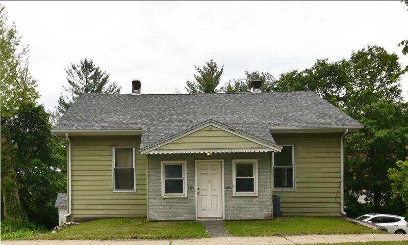 89 Pecks Rd in Pittsfield, MA - Building Photo