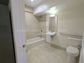 14411 Vanowen St in Los Angeles, CA - Building Photo - Building Photo