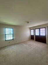 12011 Rochester Ave, Unit 9 in Los Angeles, CA - Building Photo - Building Photo