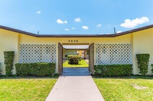 3518 Taylor St in Hollywood, FL - Building Photo