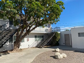 1234 S Loara St in Anaheim, CA - Foto de edificio - Building Photo