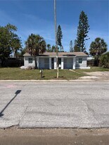 14016 E Parsley Dr in Madeira Beach, FL - Building Photo