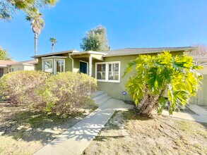 11914 Ocean Park Blvd, Unit 11914 in Los Angeles, CA - Foto de edificio - Building Photo