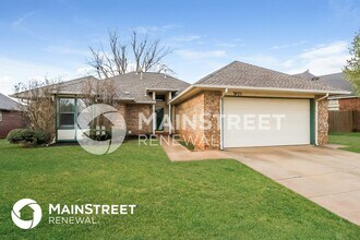2425 E Hills Dr in Moore, OK - Building Photo - Building Photo
