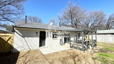 1500 Ivy Rd in Memphis, TN - Building Photo - Building Photo